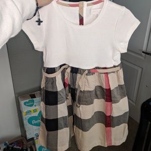 3t Burberry clothing